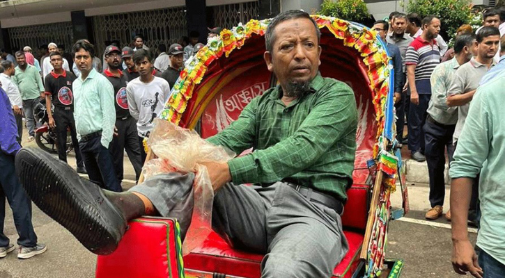 Clash over control of Islami Bank, six bullet-hit