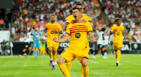 Lewandowski double as Barca beat Valencia