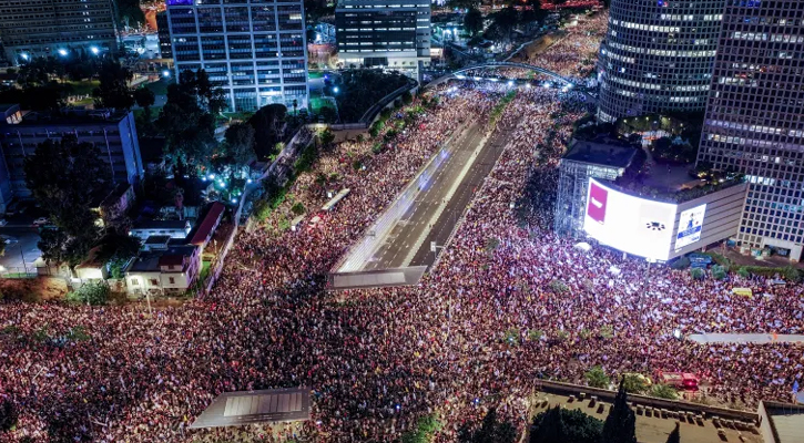 Israelis protest, union calls strike after 6 captives killed in Gaza