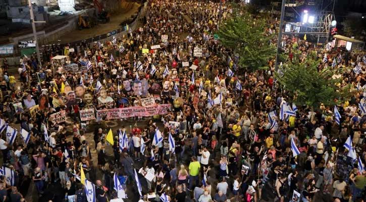 Thousands of Israelis rally in Tel Aviv, urging Gaza captives deal