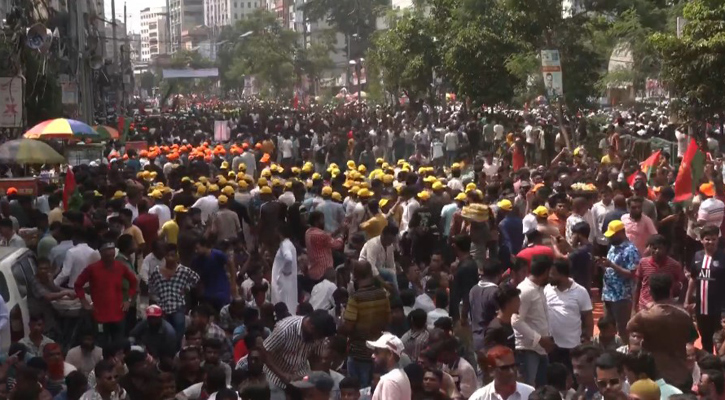 BNP leaders, activists gather at Nayapaltan ahead of rally