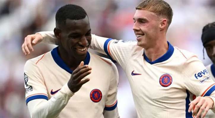 Jackson double helps Chelsea brush aside West Ham