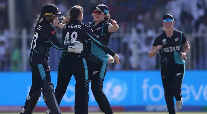 New Zealand keep up semi hopes with Sri Lanka win