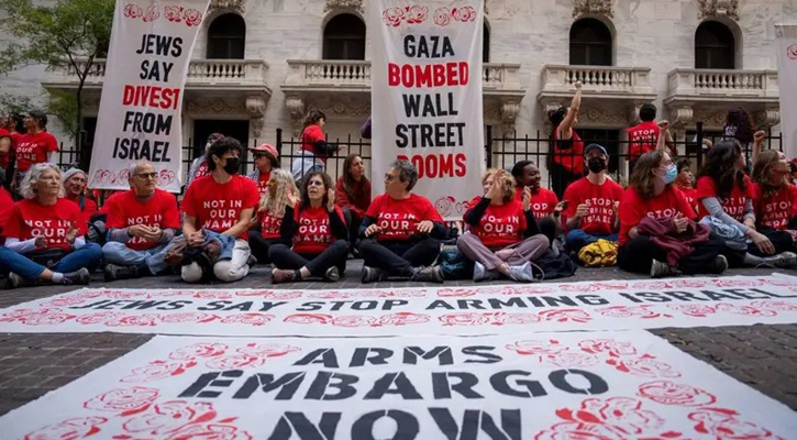 Police arrest pro-Palestinian protesters outside of New York Stock Exchange
