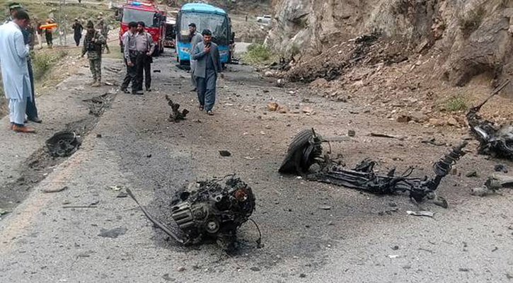 Suicide bombing kills at least 8 people in Pakistan