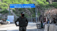 Pakistan army kills 30 militants near Afghan border
