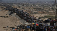 Thousands flee as Israel intensifies bombardment of Gaza City 