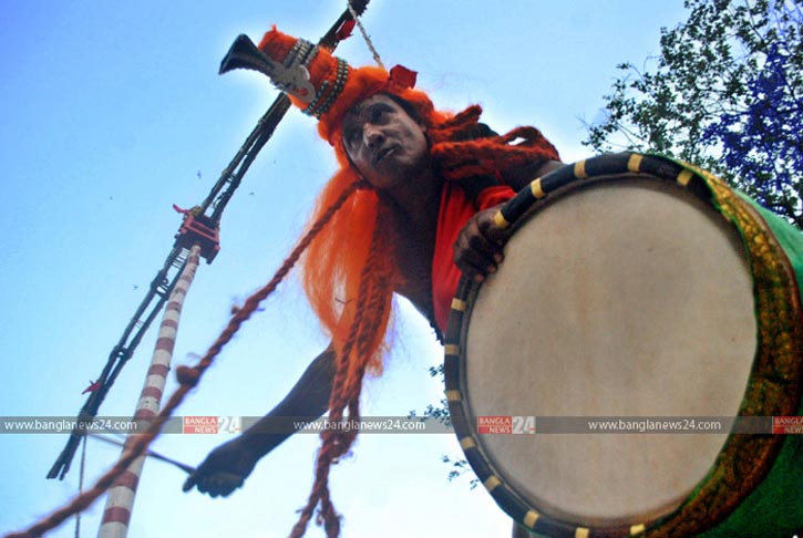 ঐতিহাসিক চড়ক পূজা পুরান ঢাকায়