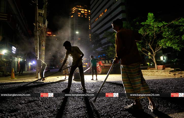 মধ্যরাতে ঘুমের ঢাকায় ‘কর্মব্যস্ততা’