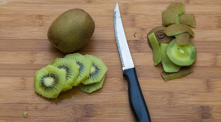 ১ মিনিটে ছাড়ান কিউইর খোসা (ভিডিওসহ)