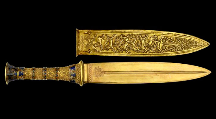 তুতেনখামেনের মহাজাগতিক ছুরি!