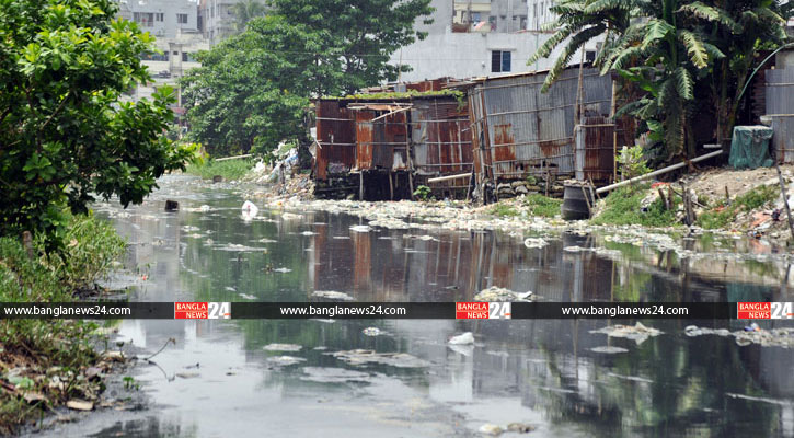 অতীতে নৌকা চলতো এখন পানিও চলে না