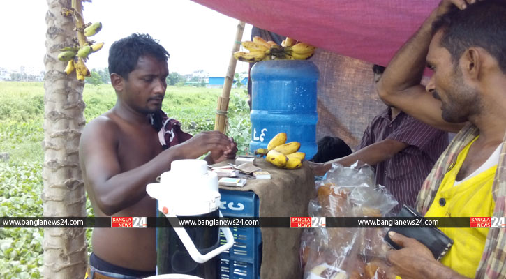 ‘চাকরির জন্য ঘুরেছি, এখন চা দোকান নিয়ে ভালোই আছি’