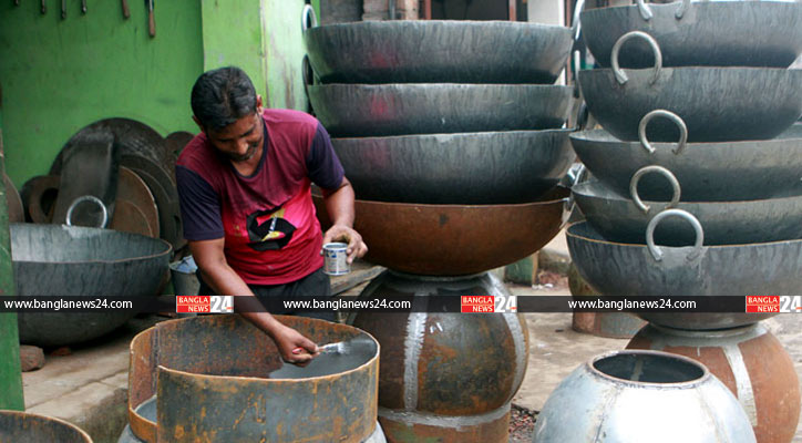 লোহার তৈরি দ্রব্যাদির বিশাল বাজার