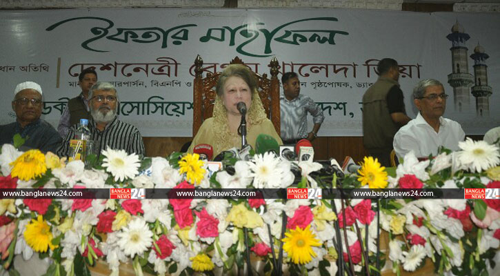 ‘দেশ এতো দুর্বল হয়ে গেছে যে মায়ানমারও আক্রমণ করে’