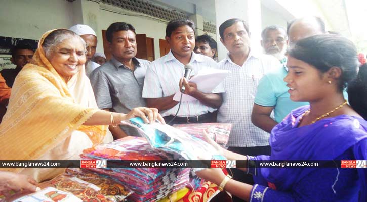 ‘শেখ হাসিনা ছাড়া গরিবকে কেউ দেখে না’