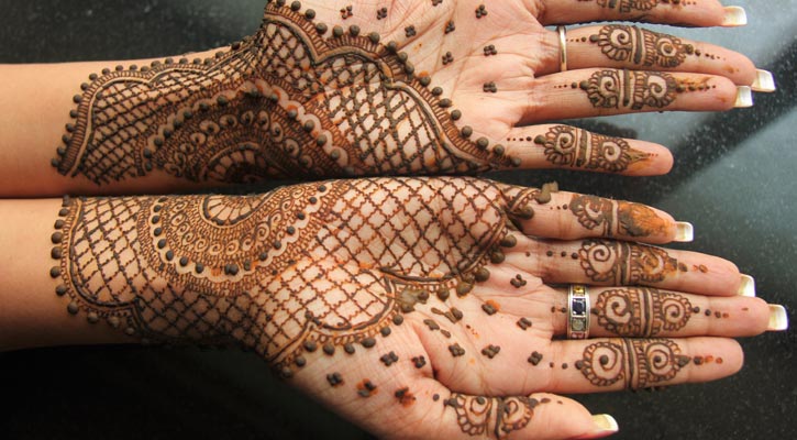 ঈদ রাঙানো মেহেদির একাল-সেকাল