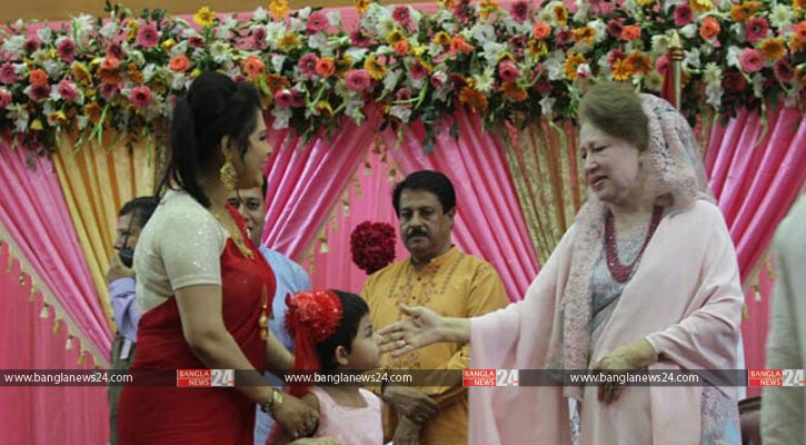 ভোর পর্যন্ত অপেক্ষা কেন, প্রশ্ন খালেদার