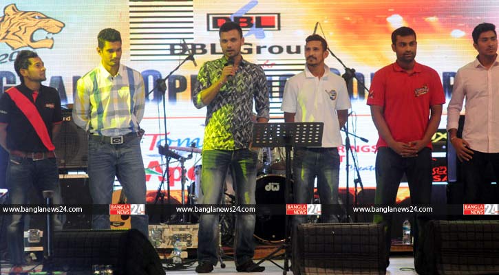 উদ্বোধনী অনুষ্ঠানহীন বিপিএল, ম্যাচ বিরতিতে কনসার্ট