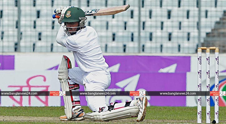 চার হাঁকিয়ে মুমিনুলের দশম অর্ধশতক