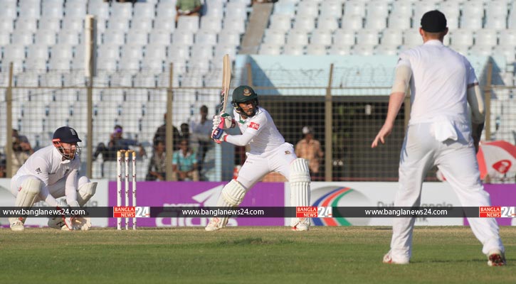 ষষ্ঠ উইকেট হারিয়ে চাপে বাংলাদেশ
