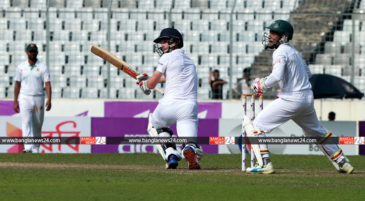 দলীয় দুইশ’ ইংল্যান্ডের