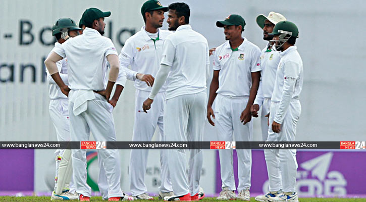 মিরাজের পর তাইজুল আঘাত, পাঁচ উইকেট নেই ইংলিশদের