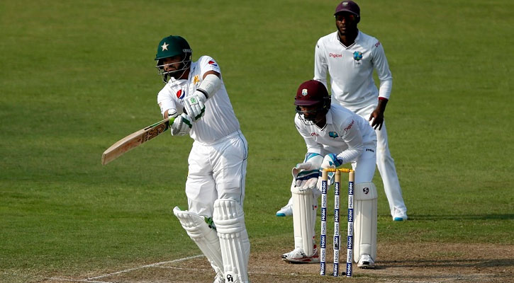 শারজাহ টেস্টে চালকের আসনে ক্যারিবীয়রা