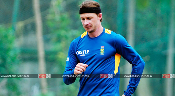 ছয় মাস মাঠের বাইরে স্টেইন