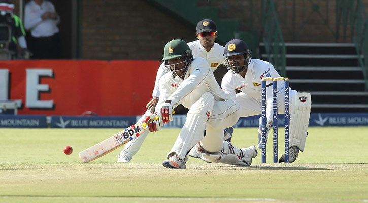 শ্রীলঙ্কার রান পাহাড়ের পর লড়ছে স্বাগতিকরা