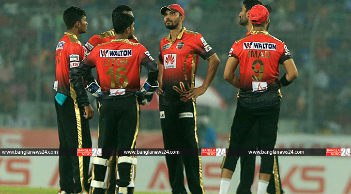 সেরা বোলারকেই খেলাতে পারছেন না মাশরাফি!