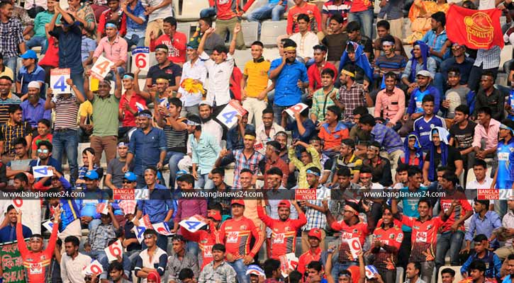 ছুটির দিনে দর্শক-ঢল মিরপুরে