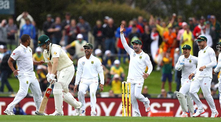 ৮৫ রানে অলআউট অস্ট্রেলিয়া