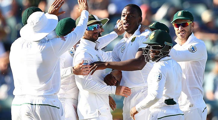 হোবার্টে অস্ট্রেলিয়ার লজ্জা, ভালো অবস্থানে দ. আফ্রিকা