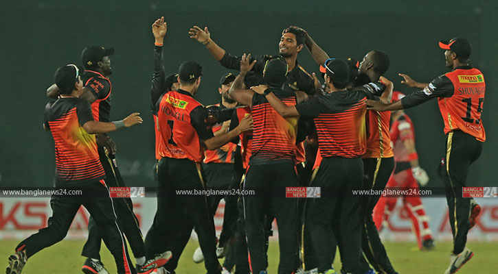 আবারো মাহমুদুল্লাহ ম্যাজিকে জিতলো খুলনা