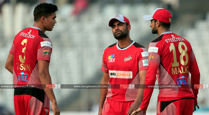 ব্যাটসম্যানদের ওপর চটেছেন তামিম