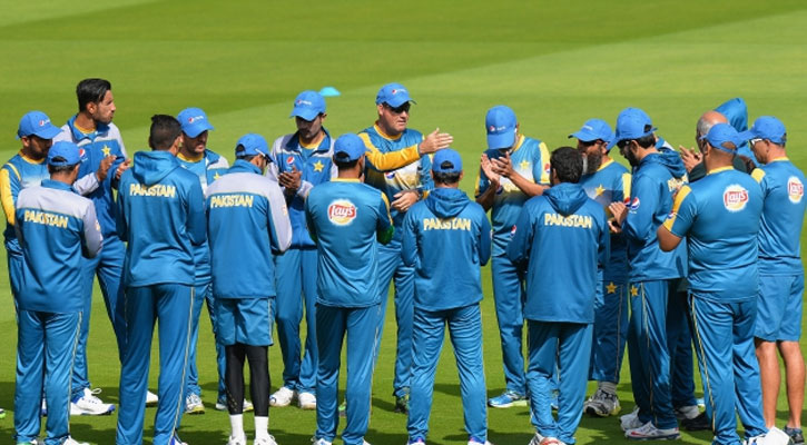 ভূমিকম্পে আতঙ্কিত পাকিস্তান দল নিরাপদে