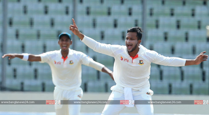 সাকিবের জোড়া আঘাত, স্মিথও সাজঘরে