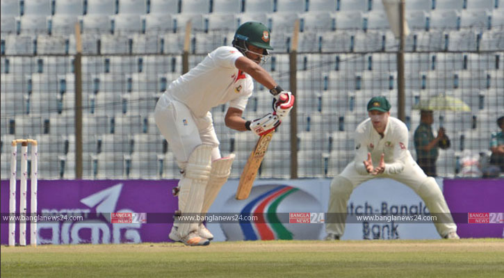 আউট হয়ে গেলেন তামিম