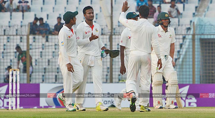 আর চাই এক উইকেট