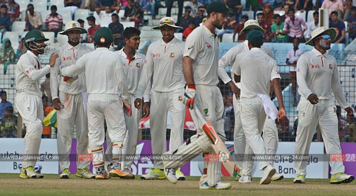 মোস্তাফিজের পর মিরাজ আঘাত, সাজঘরে ম্যাক্সওয়েল