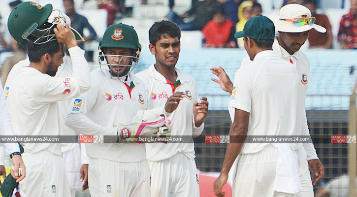 শেষ উইকেটের আশায় ফিল্ডিংয়ে বাংলাদেশ