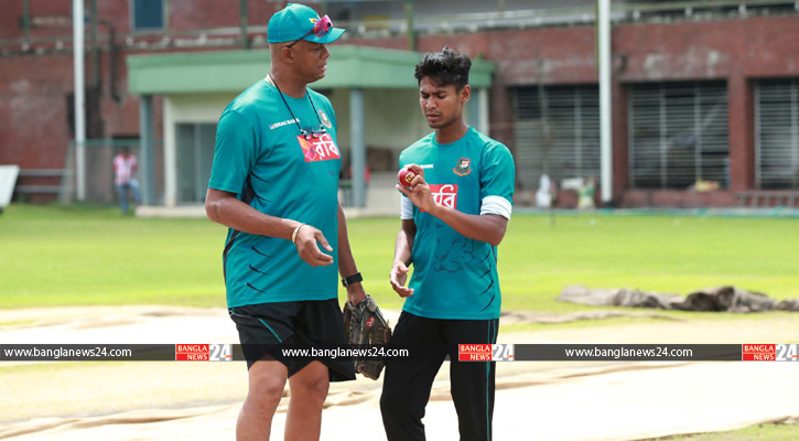 কাটার মাস্টারের ‘ফিরে আসা’ পারফর্মে খুশি ওয়ালশ