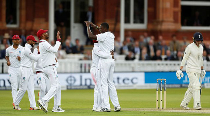 রোচ-হোল্ডাররা ম্যাচে ফেরালো ক্যারিবীয়দের