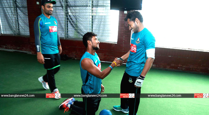 আট ব্যাটসম্যানের একাদশ হতে পারে