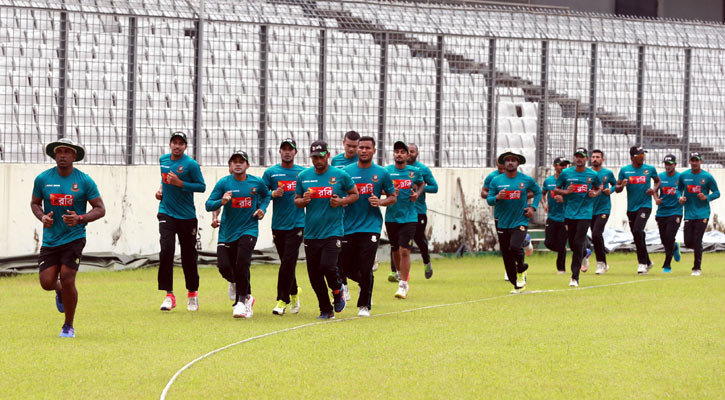 ফিরলেন মাহমুদউল্লাহ, বাদ নাসির