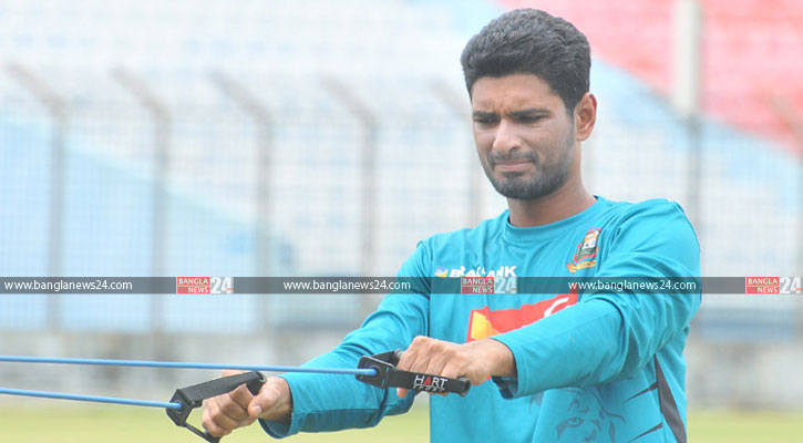 দেশে ফিরলেন মাহমুদউল্লাহ