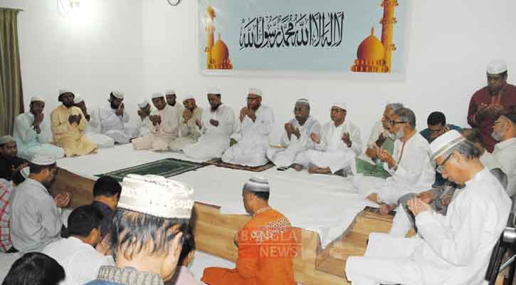 খালেদার বাসা ও অফিসে দোয়া মাহফিল