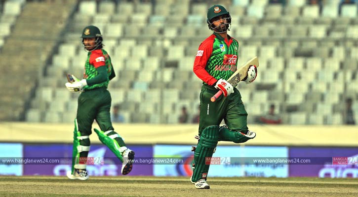 ব্যাটিংয়ে নামলেন তামিম-বিজয়