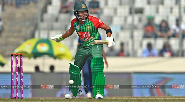 বিজয়ের বিদায়ে প্রথম উইকেট হারালো বাংলাদেশ